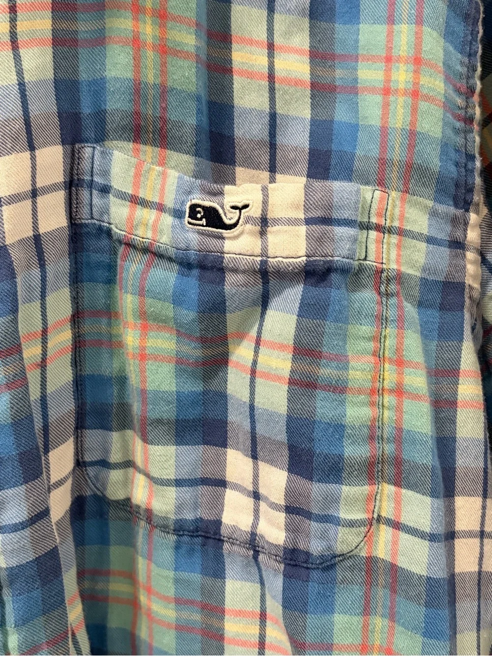 Vineyard Vines casual button
